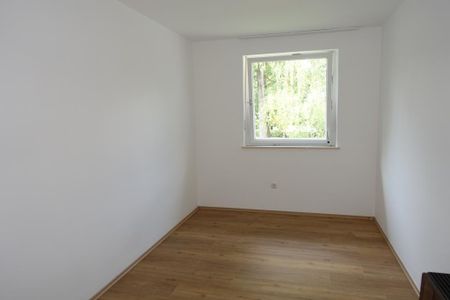 Charmante 3-Zimmer-Wohnung mit Balkon und Garage in gepflegter kleiner Wohnanlage - Photo 2