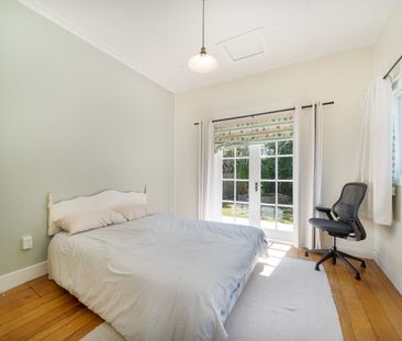 Character Filled Cottage - Photo 3
