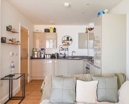 1 Bed Flat, Charles Newell Court, E3 - Photo 3