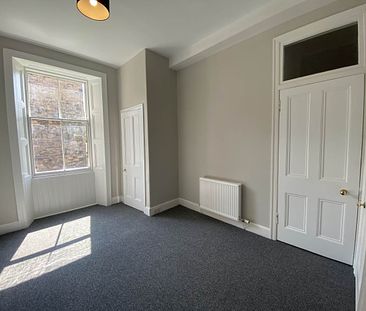 2 bed Flat to rent - Photo 5
