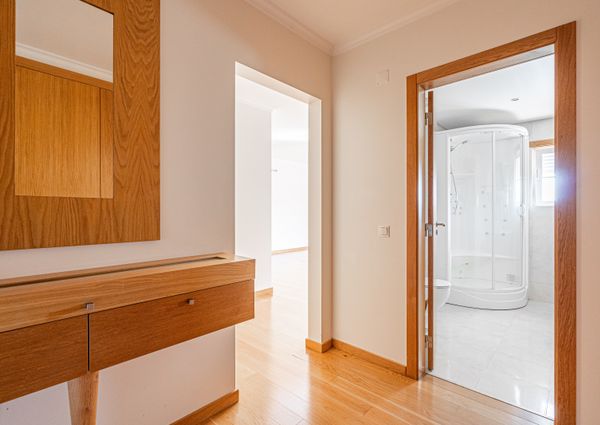 4 BEDROOM FLAT IN QUINTA DA BELOURA II - SINTRA