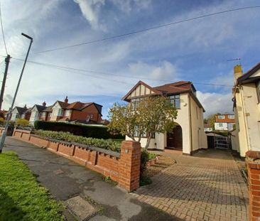 5 bedroom detached house to rent - Photo 2