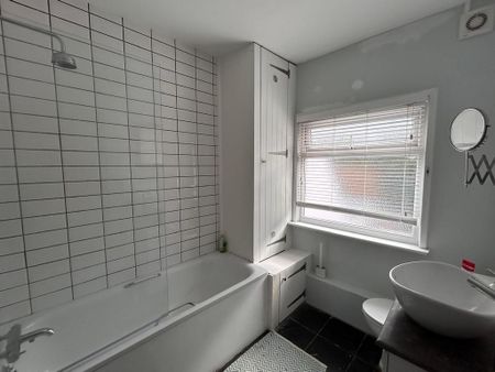 2 bedroom terraced house to rent - Photo 5