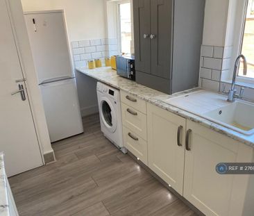 3 bedroom flat to rent - Photo 2