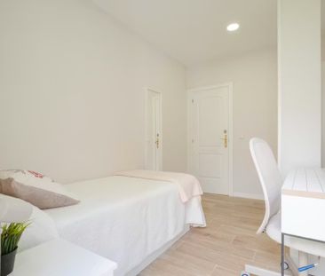 Calle de Antonio Prieto, Madrid, Community of Madrid 28026 - Photo 2