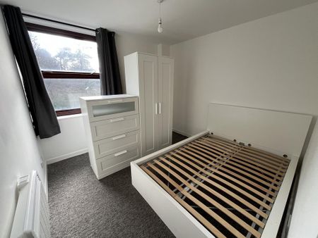 3 bedroom apartment to rent - Photo 3