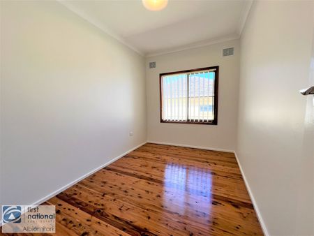 Live Comfortably in Barrack Heights: Charming House for Rent at 41 Cassia Street - Photo 5