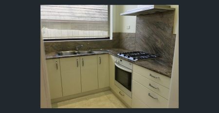 Charming Cottage in a Prime Location! - Photo 5