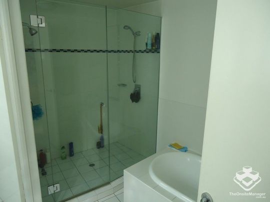 Furnished Penthouse Loft Apartment - Fantastic Views. - Photo 1