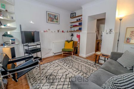 3 bedroom terraced house to rent - Photo 2