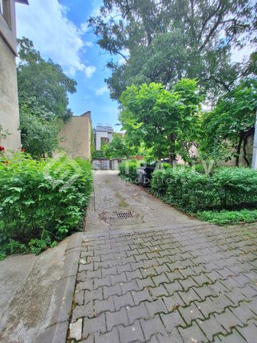 Apartament în clădire istorică, garaj, terasă, zonă centrală, strada Horea, Cluj-Napoca S17228 - Photo 2