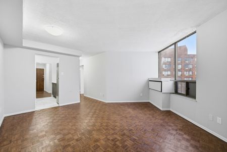 For Lease - 2350 Dundas Street Unit# 2607A, Toronto, Ontario - Photo 5
