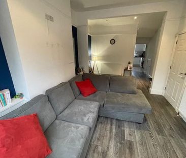 228 Ravenhill Road, Belfast, BT6 8EF - Photo 2