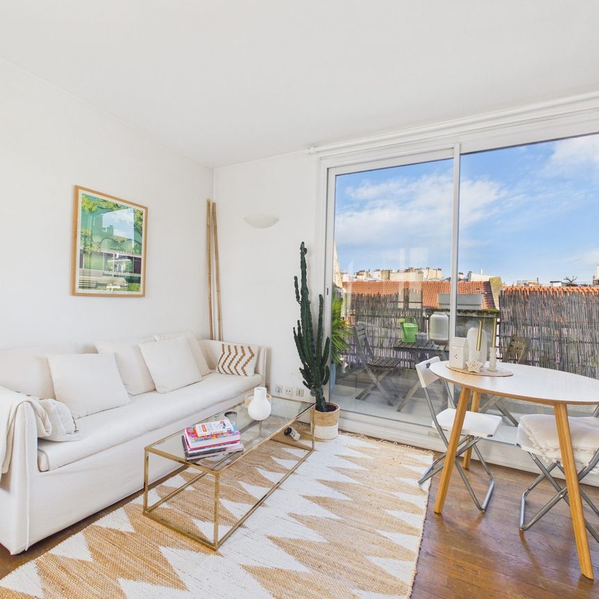 STUDIO MEUBLE AVEC BALCON - Photo 1