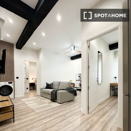 madrid, Community of Madrid 28045 - Photo 1