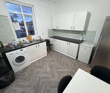 Room in a Shared Flat, Green Lanes, N13 - Photo 5