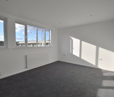 Knighton Park Road, London, SE26 - Photo 2