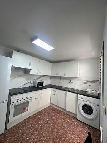 Avinguda del Primer de Maig, Valencia, Valencian Community 46017 - Photo 4