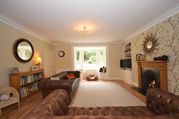 4 bedroom terraced house to rent - Photo 1