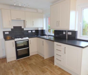 2 bedroom terraced house to rent - Photo 6