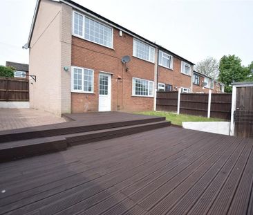 3 bedroom end of terrace house to rent - Photo 4