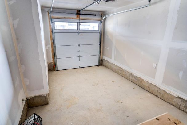 For Lease - 5947 Saigon Street, Mississauga, Ontario - Photo 1