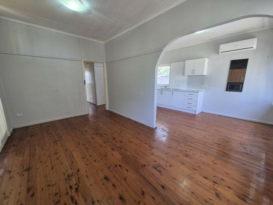 Neat and tidy 3 Bedroom Family Home!! - Photo 1