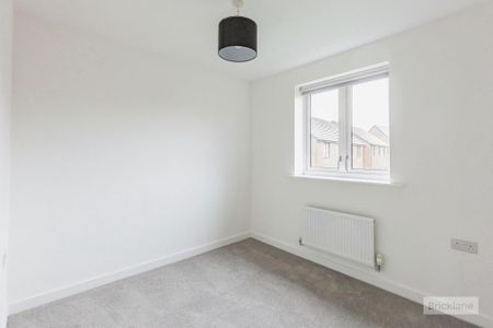 3 bedroom semi-detached house to rent - Photo 2