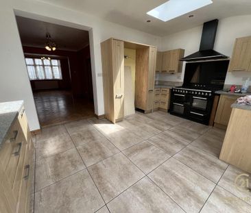 3 bedroom semi-detached house to rent - Photo 5