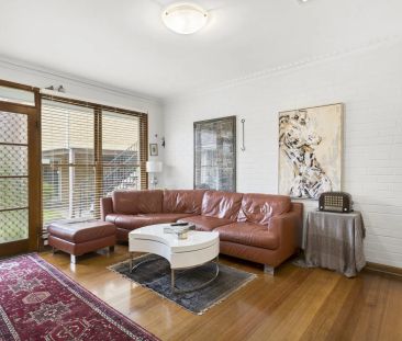 CHARMING 1 BEDROOM VILLA UNIT IN PRIME PARKDALE LOCALE! - Photo 3