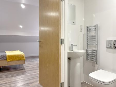 College Green, Bristol - Photo 5