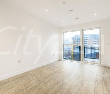 17 Pavana Square, London - Photo 2