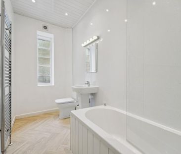 2 bedroom flat to rent - Photo 6
