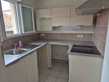 Location Appartement 3 pièces 73m² DRAGUIGNAN 83300 - Photo 3