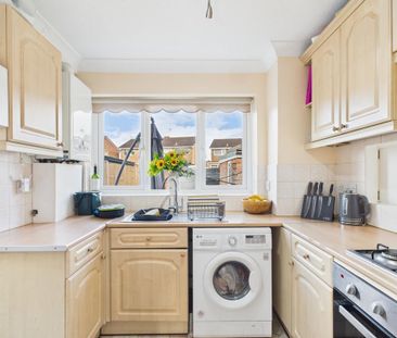 3 bedroom semi-detached house to rent - Photo 5