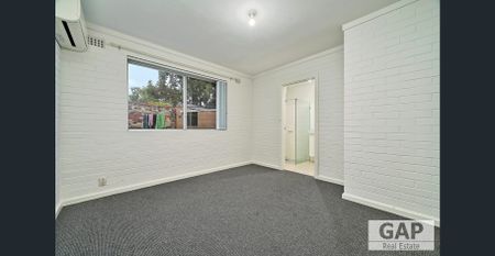 Secure complex - Photo 3