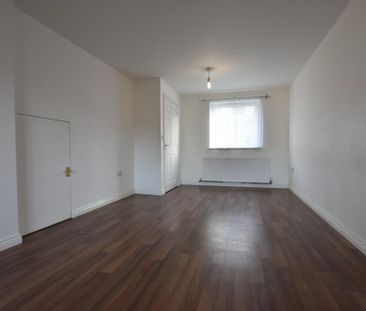4 bedroom terraced house to rent - Photo 2