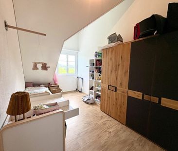 Modern 3.5-room maisonette apartment in a quiet location with a vie... - Photo 2