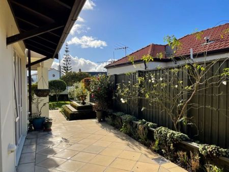 East Tamaki Heights - Photo 2