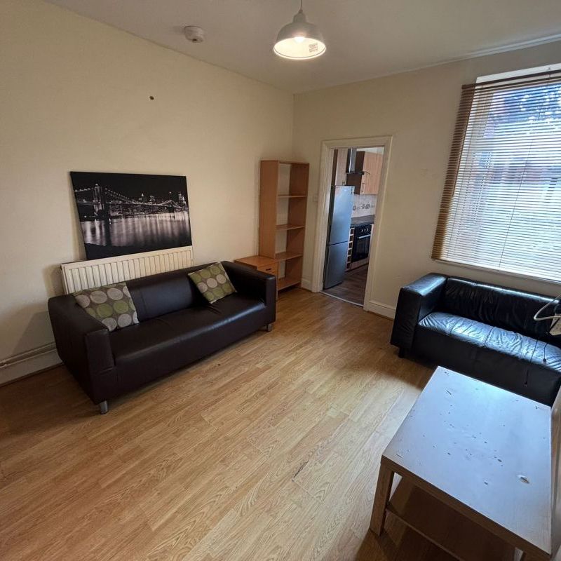 19 Station Street - 2 Bathrooms & September StartLoughborough - Photo 1