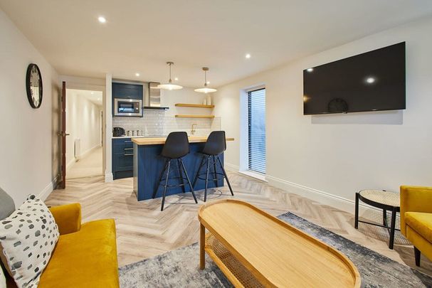 Flowergate - Photo 1