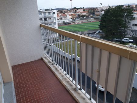 Location Appartement 1 pièce 30m² CLERMONT FERRAND 63000 - Photo 2