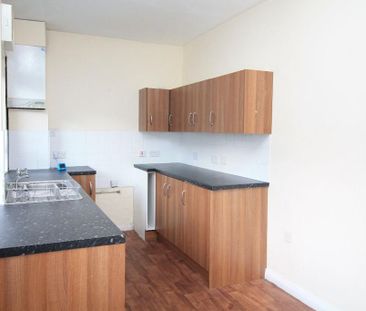 2 bedroom terraced house to rent - Photo 6