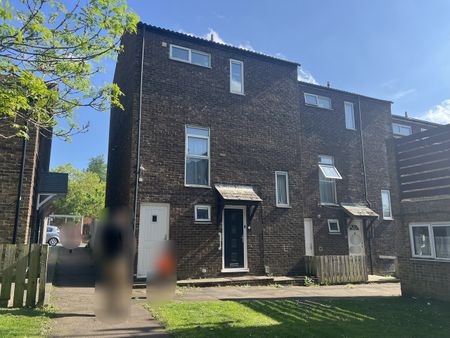 4 Bed Terraced House, Berkeley Path, LU2 - Photo 4