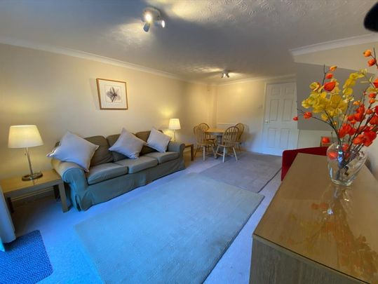 3 bedroom semi-detached house to rent - Photo 1