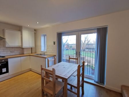 Flat 3, 30 Platt Lane, Manchester, M14 - Photo 2