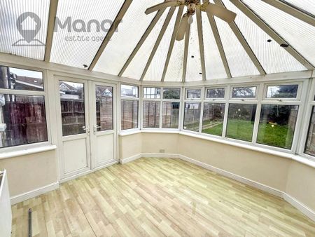 3 bedroom end of terrace house to rent - Photo 2