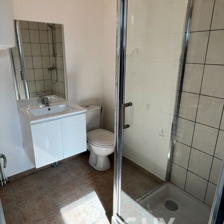 A LOUER STUDIO MEUBLÉ PONTARLIER CENTRE-VILLE - Photo 4