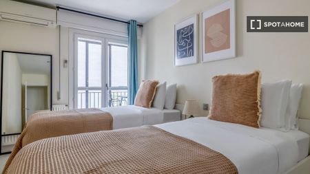 madrid, Community of Madrid 28015 - Photo 5