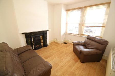 3 bedroom terraced house to rent - Photo 4